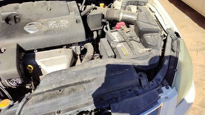 02-06 Altima Complete Air Intake Cleaner Filter Box Housing With Tube Oem 2.5L