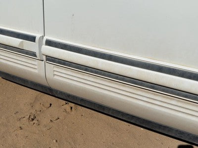 94 Town Car Passenger Right Front Moulding From Door Oem Trim Strip White Wt