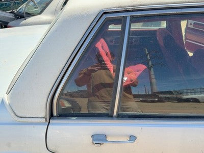 86-91 Olds 88 Passenger Right Rear Vent Window Back Door Glass With Frame Oem