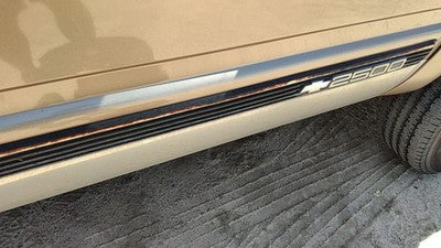 1995-2000 Silverado 2500 Passenger Right Front Moulding From Door Oem Trim Strip