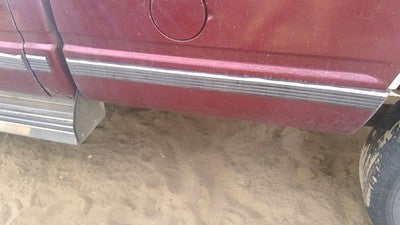 1988 Gmc Sierra 2500 Driver Left Rear Moulding On Quarter Panel Oem Front Box