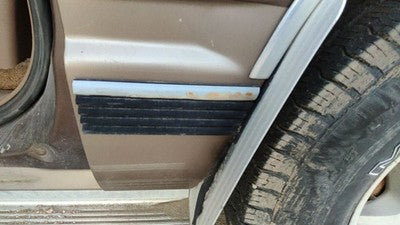 1994 Chevy Suburban Driver Left Rear Moulding On Quarter Panel Oem