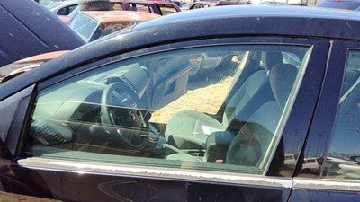 2007-2012 Nissan Sentra Driver Left Front Side Window Door Glass Oem 80301Ze80A