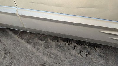 00-05 Bonneville Passenger Right Front Moulding From Door Trim Strip Silver 67U