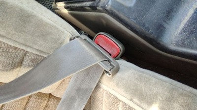 1994 Jeep Grand Cherokee Passenger Right Front Seat Belt Buckle Receiver Gray