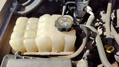 1999-07 Sierra 2500 Hd Coolant Reservoir Radiator Overflow Tank Bottle Oem 8.1l