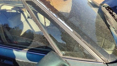 1992-1999 Olds 88 Passenger Right Front Vent Window Small Door Glass With Frame