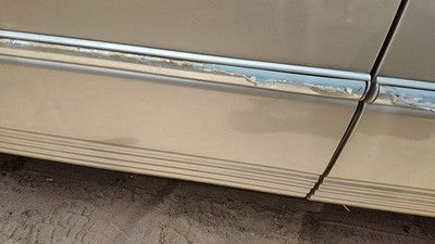 00 Town & Country Driver Left Front Moulding From Door Oem Trim Strip Gold