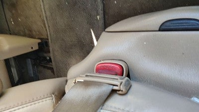 1998 Town & Country Passenger Right Front Seat Belt Buckle Receiver Oem K5 Camel
