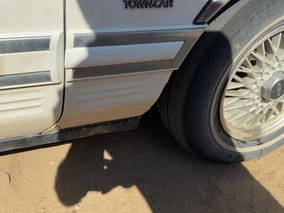 94 Lincoln Town Car Passenger Right Moulding From Fender Oem Trim Strip White Wt