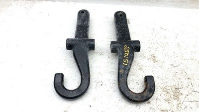 2002 Sierra 2500 Hd Tow Hook Pair Set Oem 8.1L 15020940 15020941