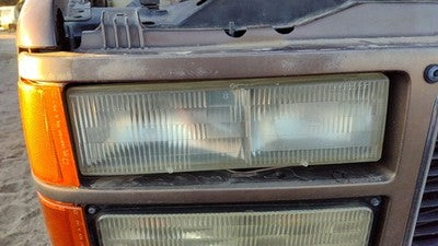 1992-1999 Chevy Suburban Passenger Right Head Light Oem Front Lamp 15602614