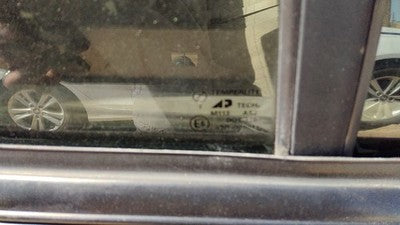 1996-2000 Saturn Sl1 Passenger Right Rear Vent Window Back Door Glass With Frame
