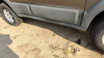 2005-2006 Mazda Tribute Passenger Right Lower Rocker Panel Moulding Side Skirt