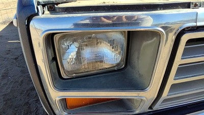 1980-1986 Ford F150 Passenger Right Head Light Oem Front Lamp E1tz13008a