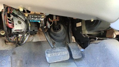 2000 Ford Taurus Gas And Brake Pedal Assembly Automatic Transmission