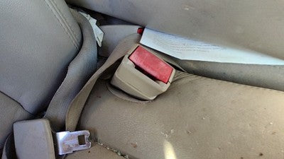 2003 Lincoln Town Car Passenger Right Front Seat Belt Buckle Receiver Oem Gray