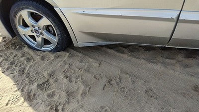 00-05 Bonneville Passenger Right Rear Lower Rocker Panel Moulding Side Skirt