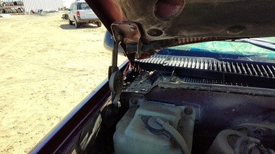 1999 Gmc Yukon Passenger Right Hood Hinge Assembly Oem Maroon