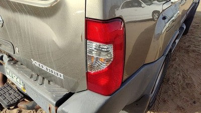 2002-2004 Nissan Xterra Passenger Right Tail Light Brake Lamp Oem Rear