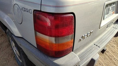 1993-1998 Jeep Grand Cherokee Driver Left Tail Light Brake Lamp Oem Rear