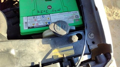 2000-2006 Chevy Suburban Windshield Washer Fluid Reservoir With Pump Wiper Tank