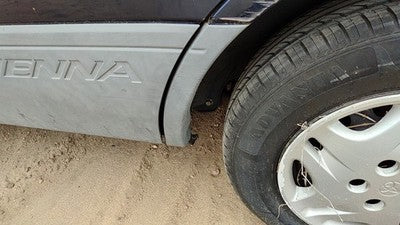 2001 Toyota Sienna Driver Left Rear Moulding On Quarter Panel Oem