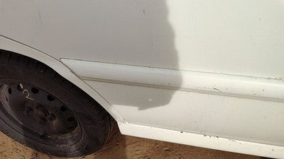 01-02 Rio Passenger Right Rear Moulding From Door Back Trim Strip Sedan White