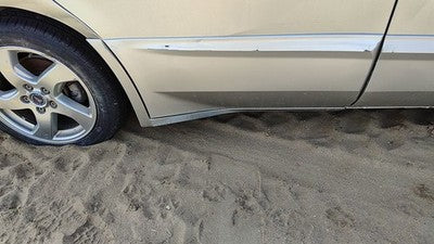 00-05 Bonneville Passenger Right Rear Lower Rocker Panel Moulding Side Skirt