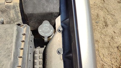 1999 Cadillac Deville Windshield Washer Fluid Reservoir With Pump Oem Wiper Tank