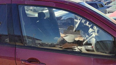 2003-2006 Mitsubishi Outlander Passenger Right Front Side Window Door Glass Oem