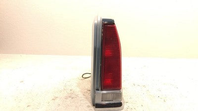 1988-1991 Chrysler New Yorker Passenger Right Tail Light Brake Lamp Rear chipped