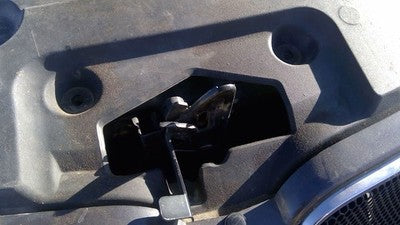 2007-2009 Pontiac Torrent Hood Latch Assembly With Bracket Oem 89025456