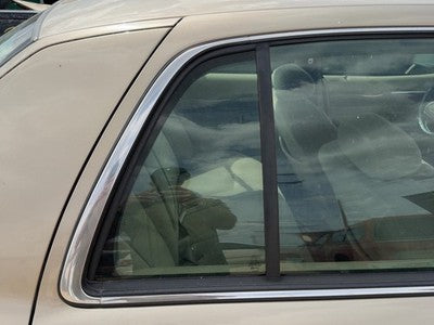 94-11 Grand Marquis Passenger Right Rear Vent Window Back Door Glass With Frame