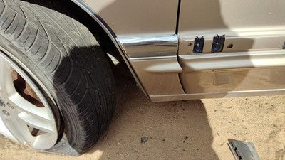 1992 Buick Park Ave Ultra Driver Left Moulding From Fender Oem Trim Strip Gold