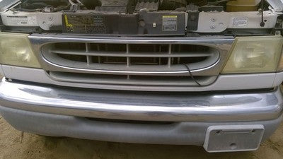 1997-2003 Ford Van E450 Lower Trim Strip Between Grille And Bumper Oem White Yz