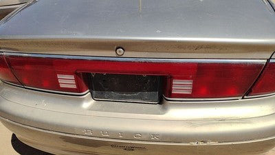 1997-1998 Buick Century Center Inner Tail Light Brake Lamp Oem Rear 05978553