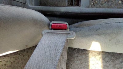 2006-2010 Chevy Cobalt Passenger Right Front Seat Belt Buckle Receiver 14C Gray