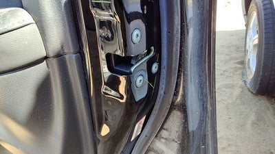 2013-2019 Nissan Sentra Passenger Right Front Door Latch With Rods/Cables Oem