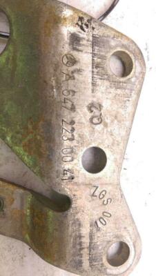 2006 Sprinter Van Front Suspension Eye A6472230041 Bracket Brace OEM