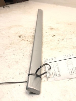 06-09 Saab 9-5 Passenger Right Front Moulding on Door Trim Strip 309 SNOW SILVER