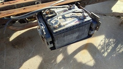 1996 Isuzu Npr Complete Battery Box Mount Tray With Hold Down Oem 4Bd2 3.9L
