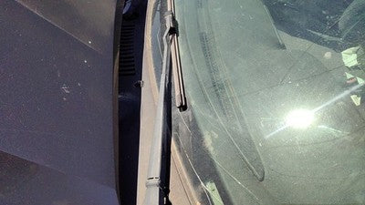 1998-2004 Ford Mustang Driver Left Windshield Wiper Arm Oem Blade Lever
