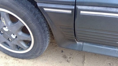 1991 Mitsubishi Galant Vr-4 Driver Left Moulding From Fender Trim Strip Green