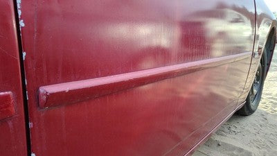 06-10 Charger Passenger Right Front Moulding From Door Trim Prh Inferno Red