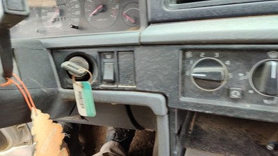 1991-1992 Volvo 740 Dash Trim Bezel Around Heater Head Unit Oem
