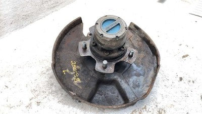 1996-98 Suzuki Sidekick Driver Left Front Spindle Steering Knuckle With Hub 1.8L