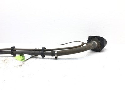 2004-2006 Chevy Tahoe Fuel Filler Neck Assembly With Gas Cap Oem 15078967