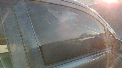 2004-2011 Mitsubishi Endeavor Passenger Right Front Side Window Door Glass Oem