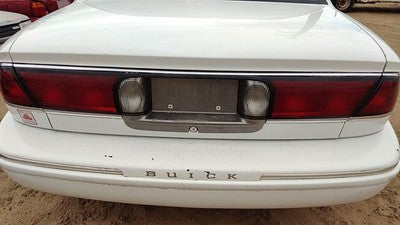 1997-99 Buick Lesabre Center Tail Light Oem Middle Brake Lamp Trunk Lid Mounted